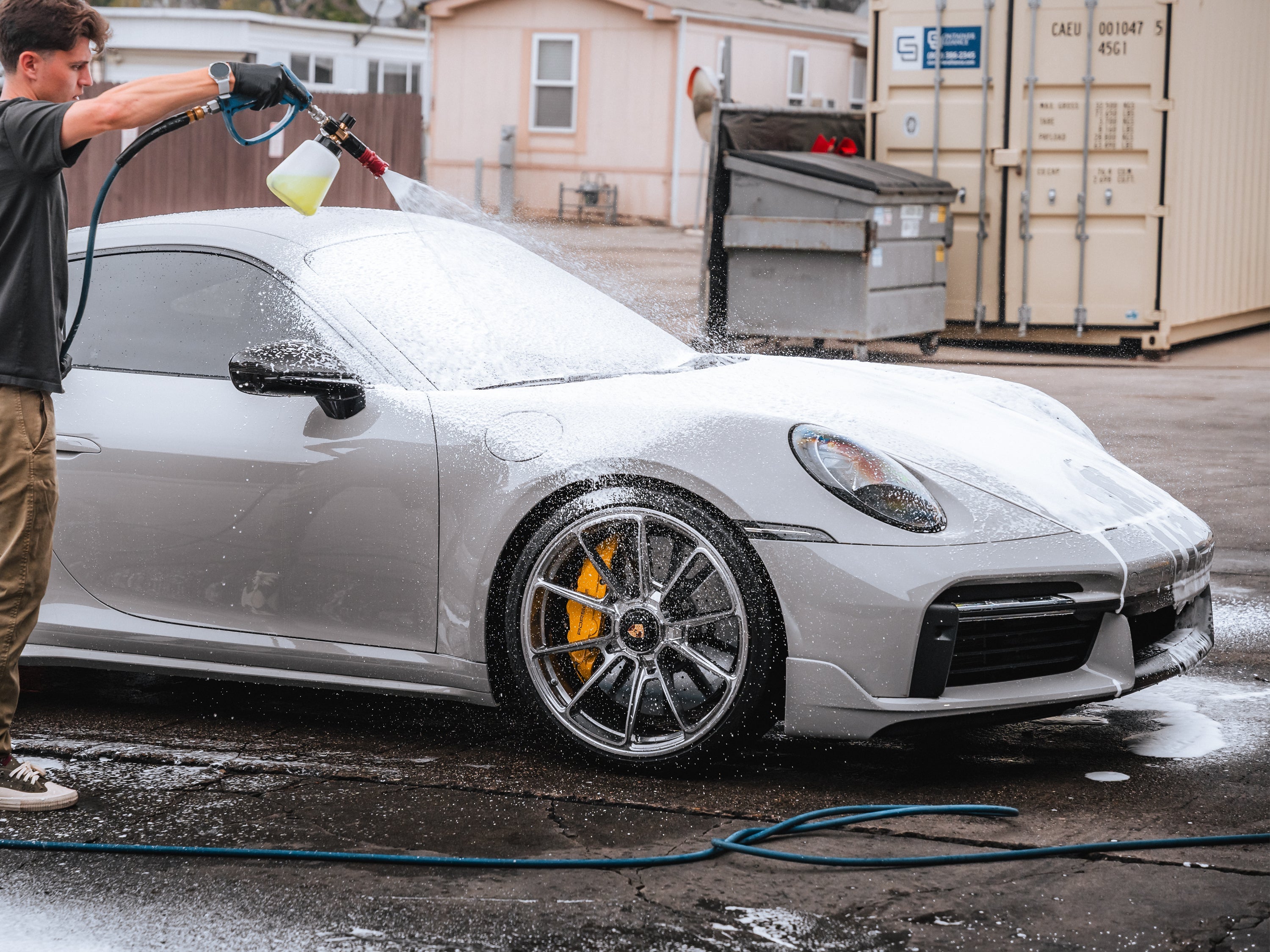 How to Use a Foam Cannon the Right Way
