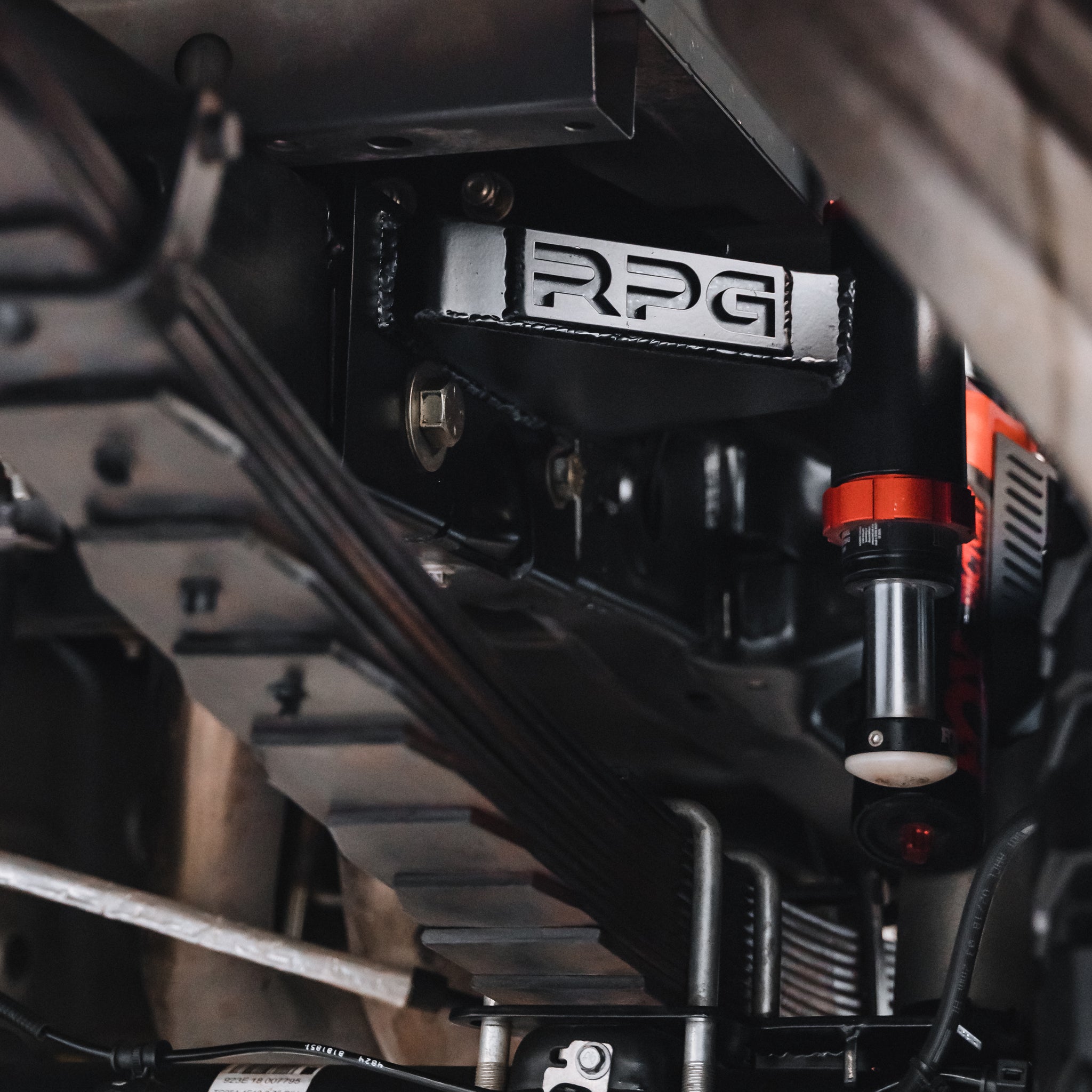 Classy Chassis - 16oz w/ Black Sprayer