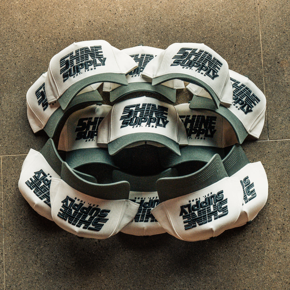 "Green Flag" - Snapback - Cream/Green