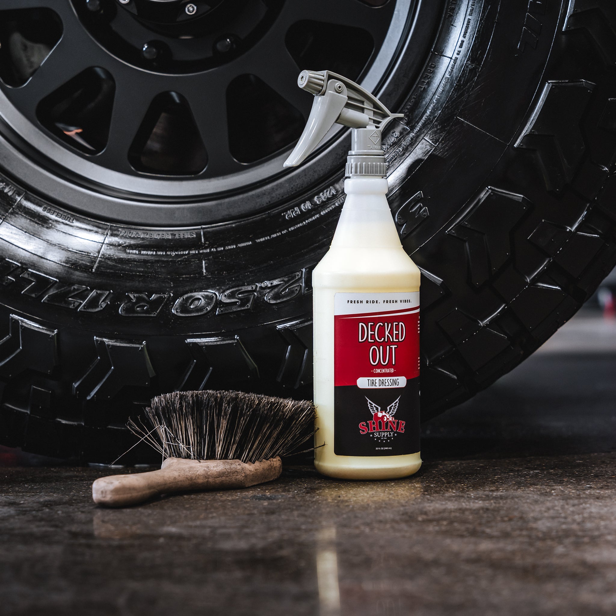 Decked Out - 16oz. w/ Spray Bottle