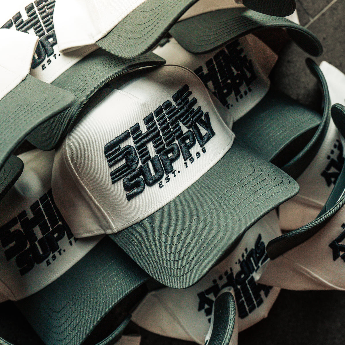 "Green Flag" - Snapback - Cream/Green